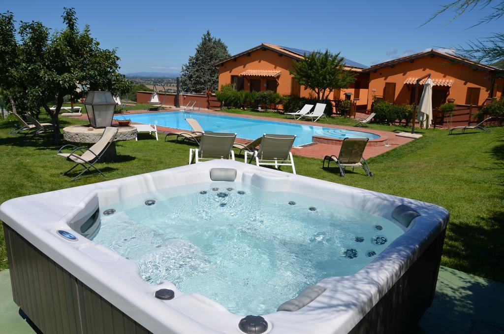 Il Borgo Dell'Ulivo Hotel เตรวี ภายนอก รูปภาพ